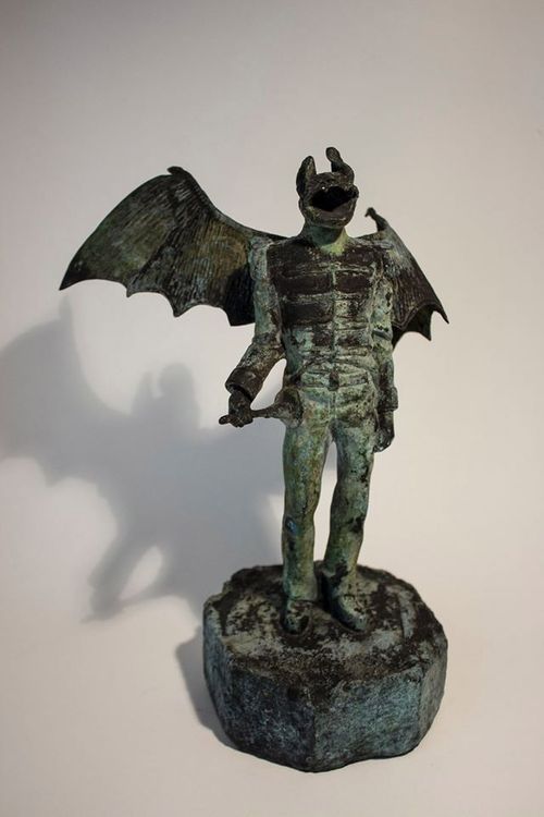 Vampire with trumpet exposed to the wind